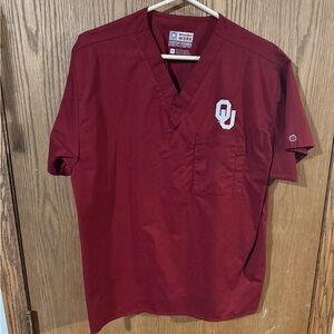 Wonder Wink men’s scrub shirt. OU university